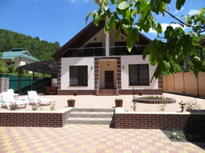 Country House on Berezovaya 25